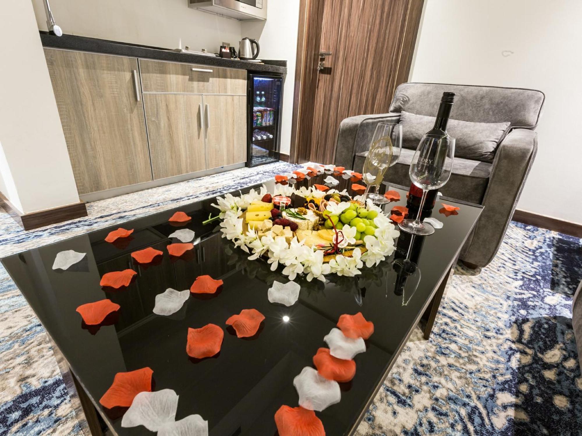 White Diamond Hotel Sari เจดดาห์ ภายนอก รูปภาพ